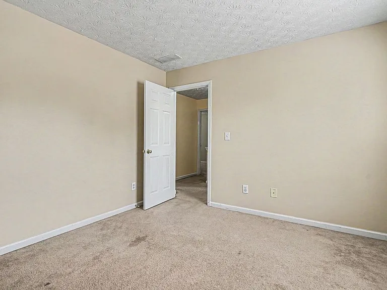 375 Clairidge Ln SW — Photo 17