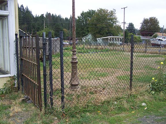 2nd image of 1112 W Railroad Ave