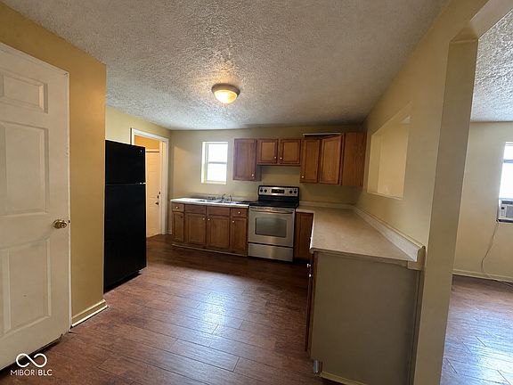 4th image of 2403 N Parker Ave