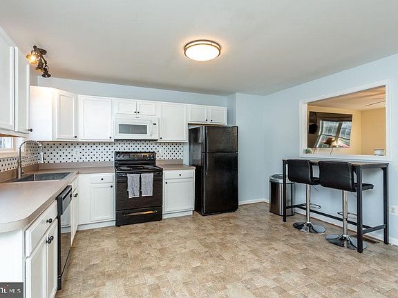 4th image of 108 Kadies Ln