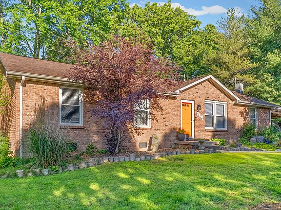 3rd image of 345 Lake Court Dr