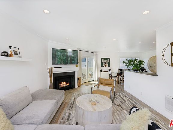 3rd image of 1033 12th St APT 301