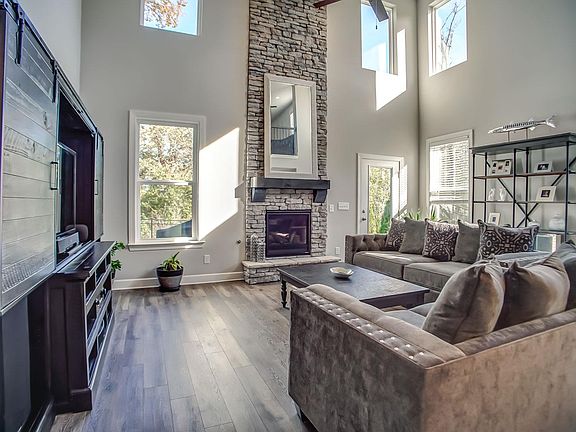 5th image of 709 Harpers Mill Dr