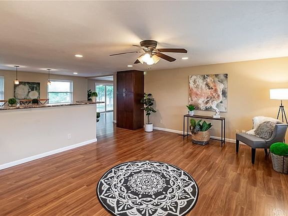 5th image of 1325 Hastings Ave