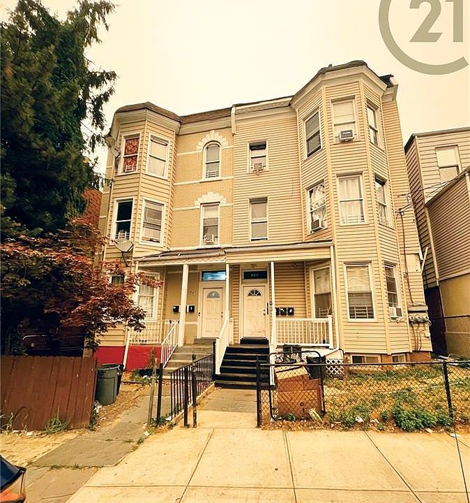 1st image of 144 Hawthorne Ave
