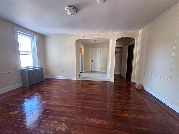 4th image of 34 Hotchkiss St #Bb4