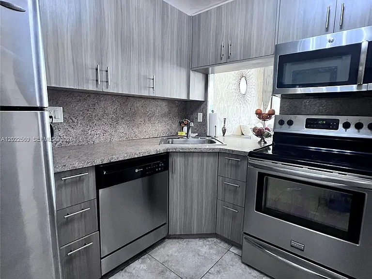 1801 S Ocean Dr #536 — Photo 2