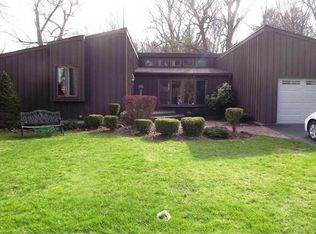 136 Kindlewood Ln, Rochester, NY 14617