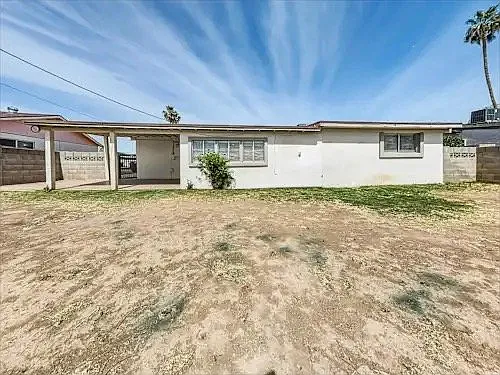 Photo 2 of 16 - 8831 W Northview Ave - Phoenix, AZ Building Photo - 8831 W Northview Ave
