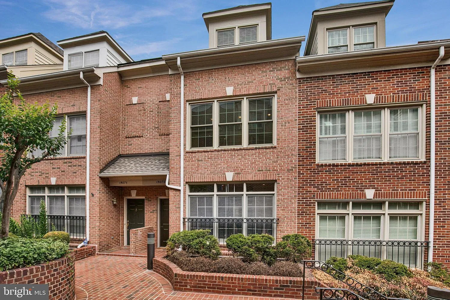 3 bed, 2.5 bath, 1656 sqft, $6,500 — Photo 2