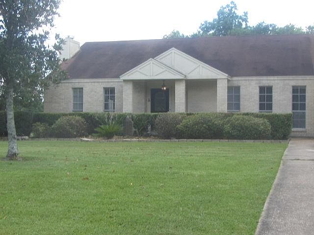 1st image of 8125 Willow Bend Dr APT A