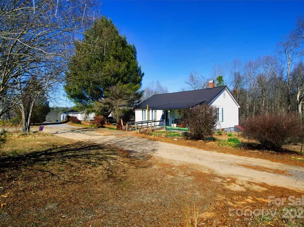 160 Sharpe Farm Dr, Statesville, NC 28625