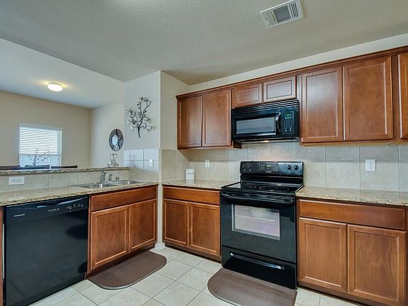 4th image of 2902 Lismore Dr