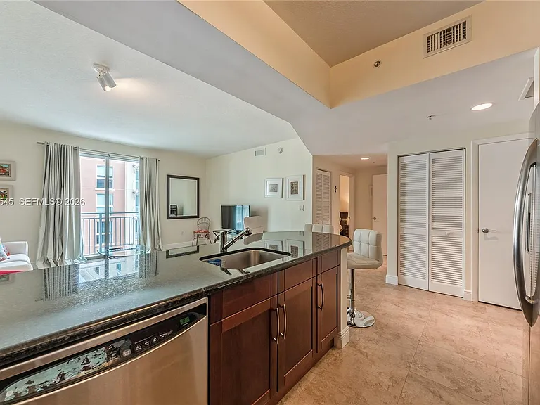 7285 SW 90th St #D-409 — Photo 17