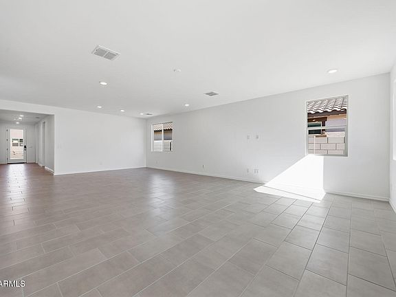 4th image of 24189 W RAYMOND Street