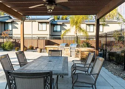 Almondwood Apartments — Photo 23