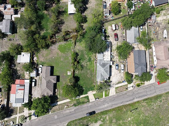 5th image of 631 ARANSAS AVE LOT 8&9