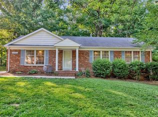 1906 Halifax Ct, High Point, NC 27265