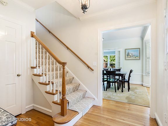 3rd image of 2034 Beechwood Ave