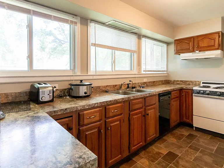 2604 W Ethel Ave. (Wynn Funds, LLC) — Photo 2