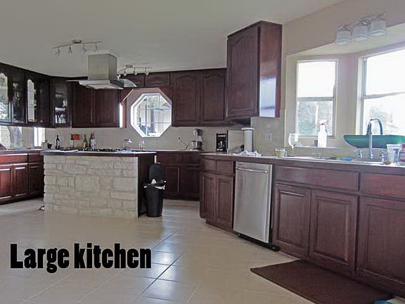 3rd image of 8711 Grandview Dr