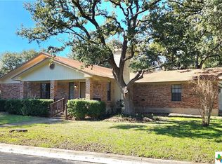 1604 Century Oaks Dr, Lockhart, TX 78644