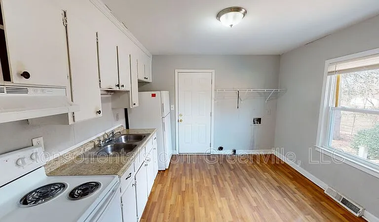 115 Rasor Dr — Photo 5