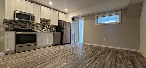 1218 Meigs Pl NE Photo 1
