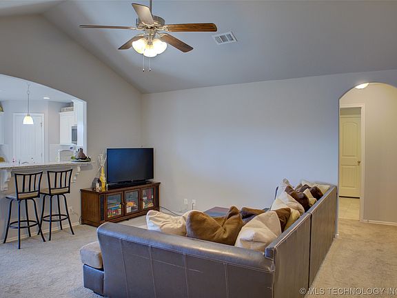 5th image of 8874 S 256th East Ave