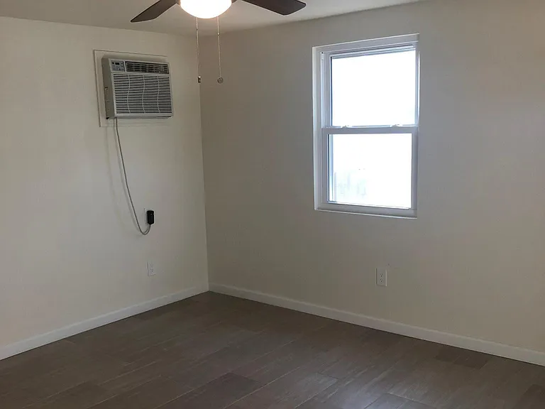 1041 N 25th Pl #3 — Photo 10