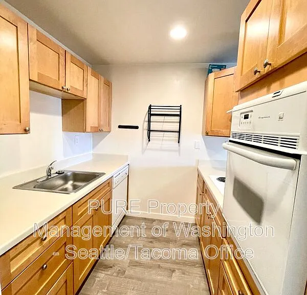 3047 SW Avalon Way #101 — Photo 4