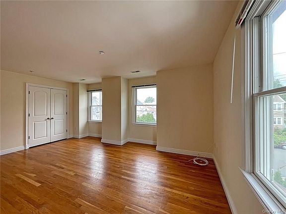 3rd image of 43 Park Pl #2