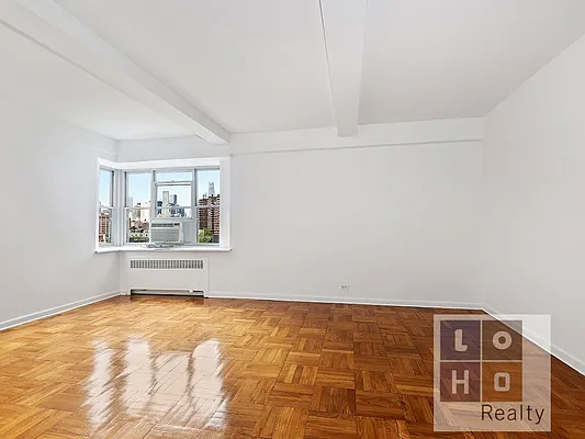 Sold by LoHo Realty | media 12