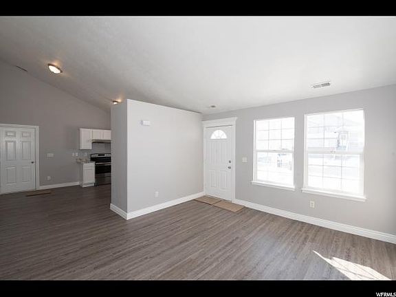 5th image of 2967 S Burdock Dr