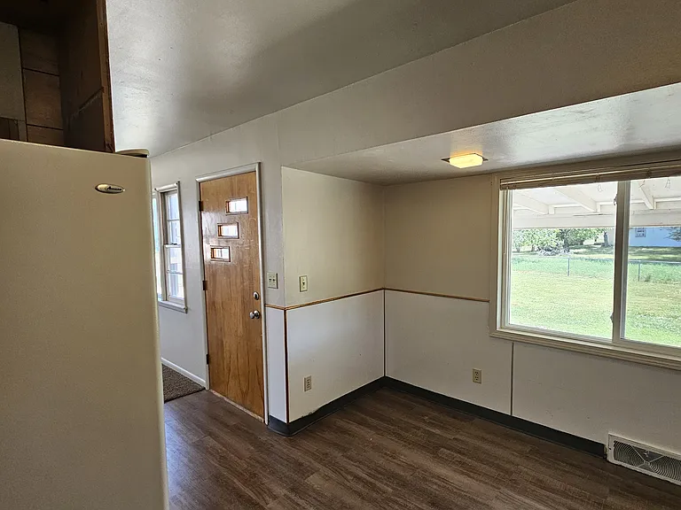 1215 E Saint Francis St — Photo 23