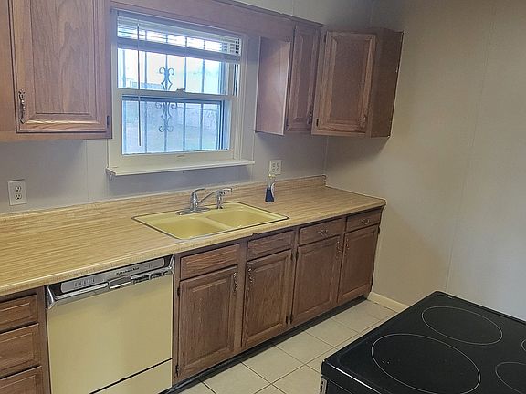 2nd image of 227 E Palfrey St
