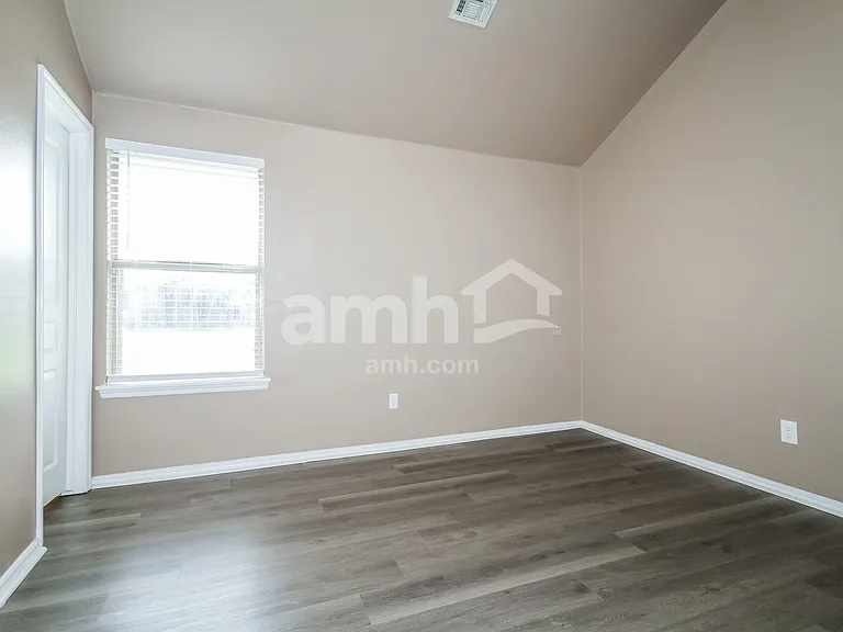4913 NW 163rd St — Photo 14