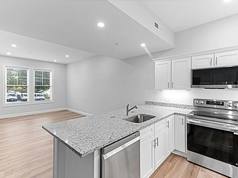 21 Market St — Photo 16