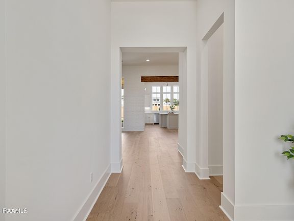 3rd image of 406 Abercrombie Way