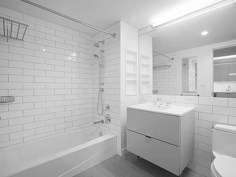 400 W 113th St #1518 — Photo 5