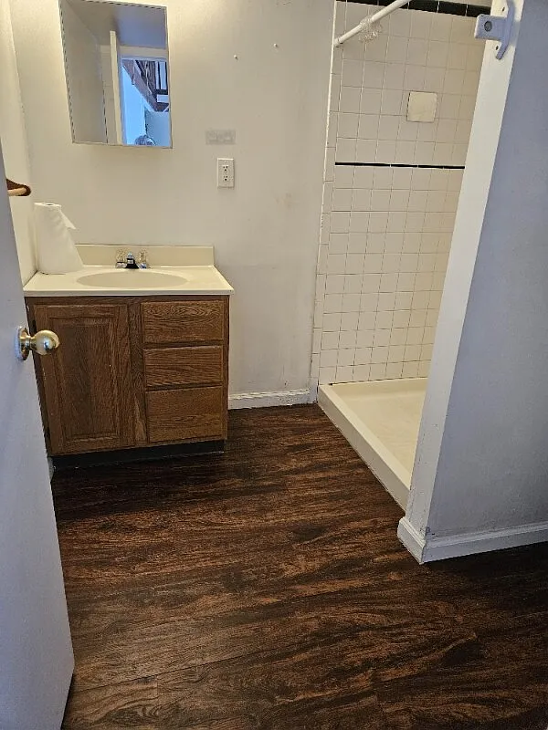 2 bed, 800 sqft, $1,050 — Photo 1