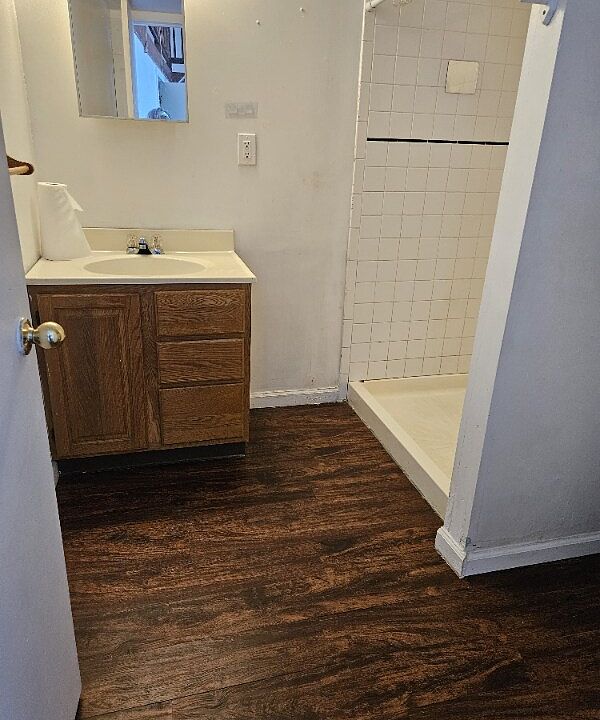 1st image of 25 W Chestnut St APT 2D
