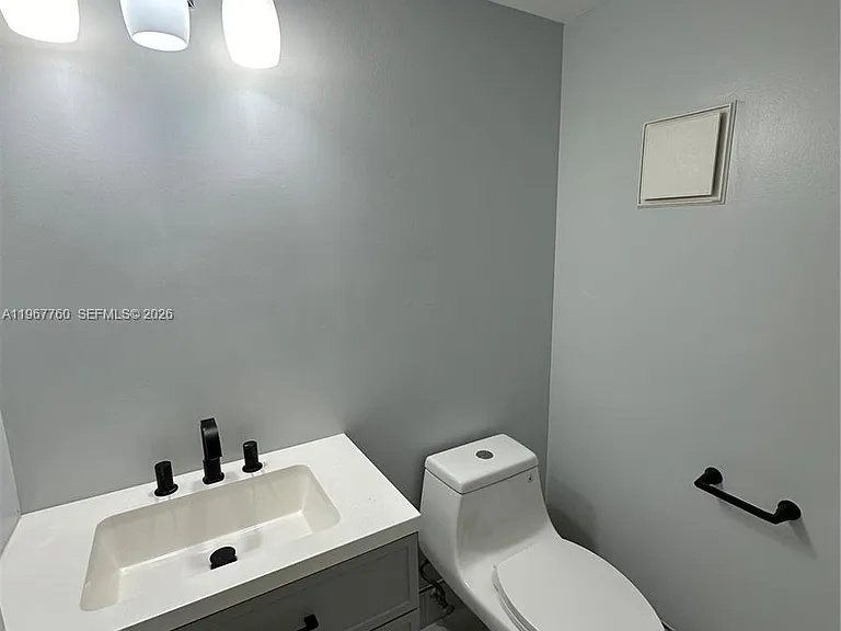4067 Ainslie #4067-D — Photo 10