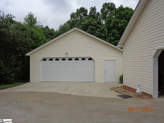 2nd image of 33 Brooke Ann Ct