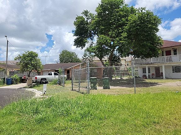2nd image of 4786 Central Cir