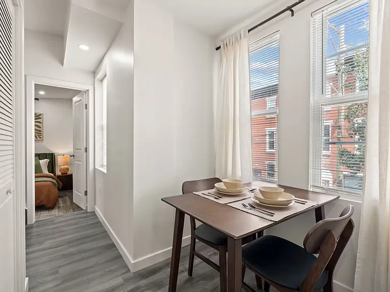 2701 Poplar St #2 — Photo 31