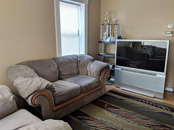 3rd image of 1519 Angelrodt St