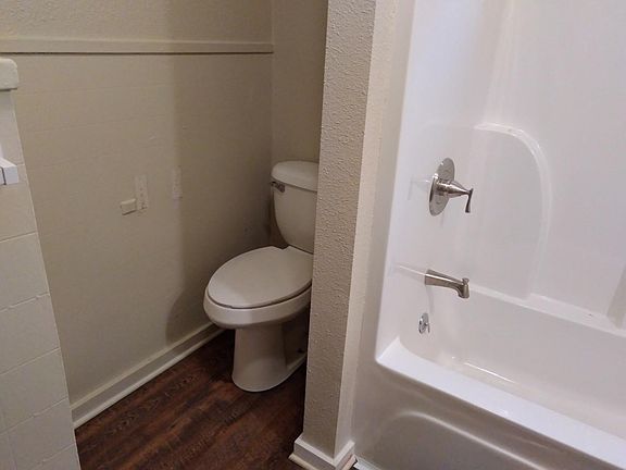 4th image of 430 Egan St