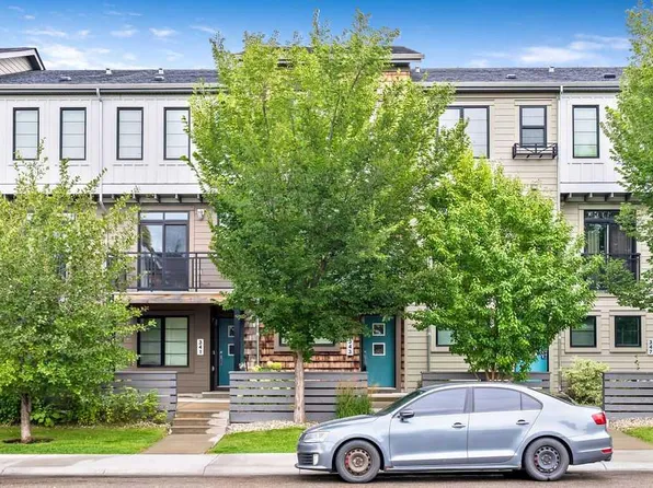 343 N Walden Dr SE, Calgary, AB T2X 0Y4