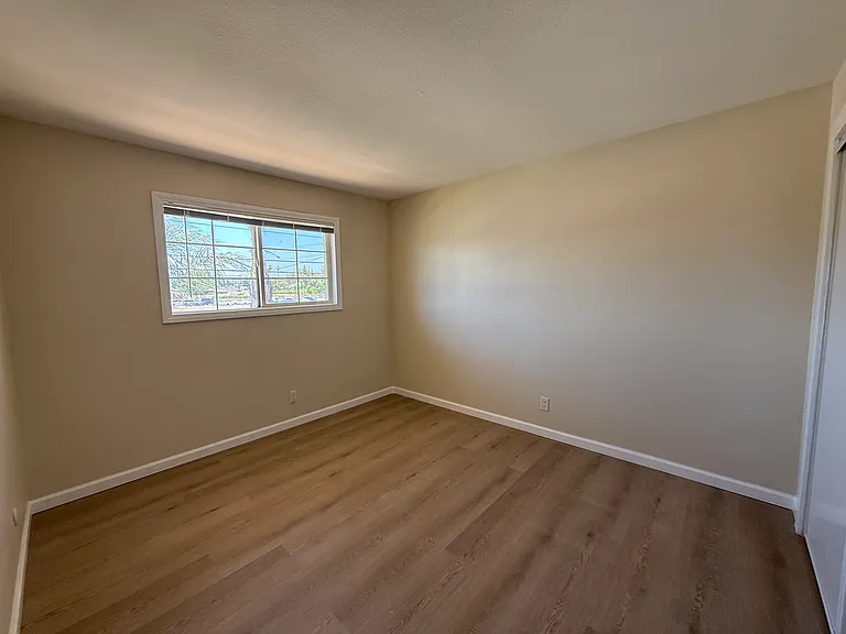 10652 Collett Ave #3 — Photo 12